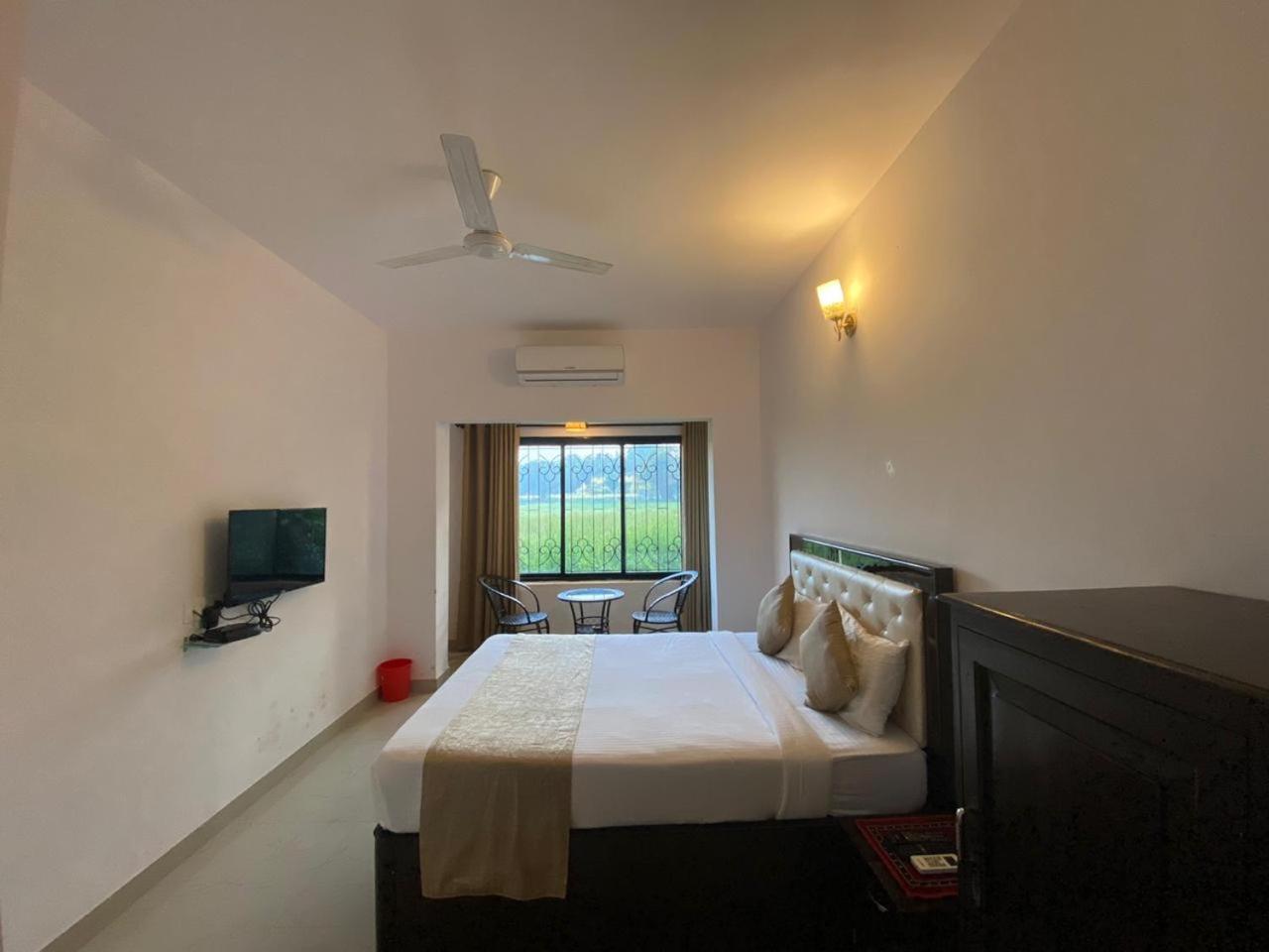 Green Field View Hotel Candolim Exterior photo