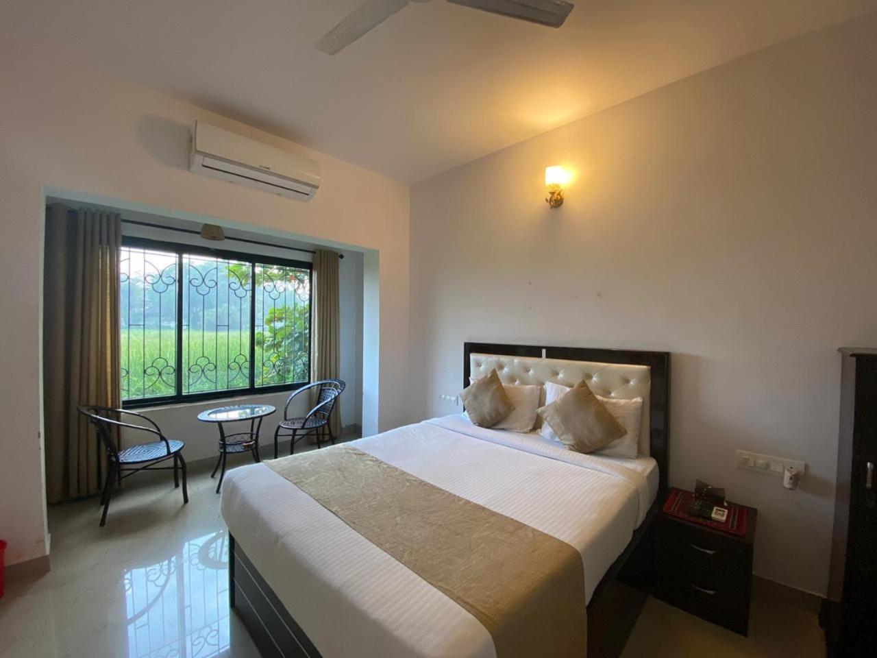 Green Field View Hotel Candolim Exterior photo